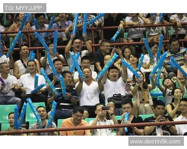 上海羽毛球队团结协作展现实力大满贯赛事点评与分析