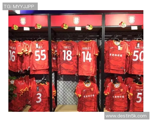 重庆足球队个人能力排名第一最新TOP10球员实力解析